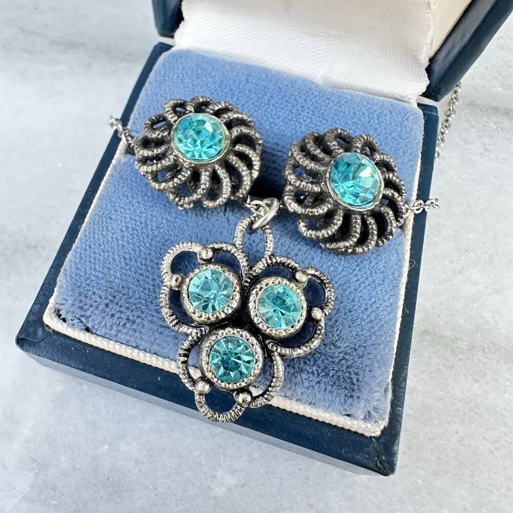 Vintage Nemo Jewelry Set Necklace Earrings Aqua Rhinestone Silver Tone Costume